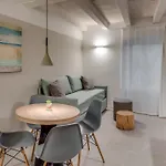 Zeno Apartament *